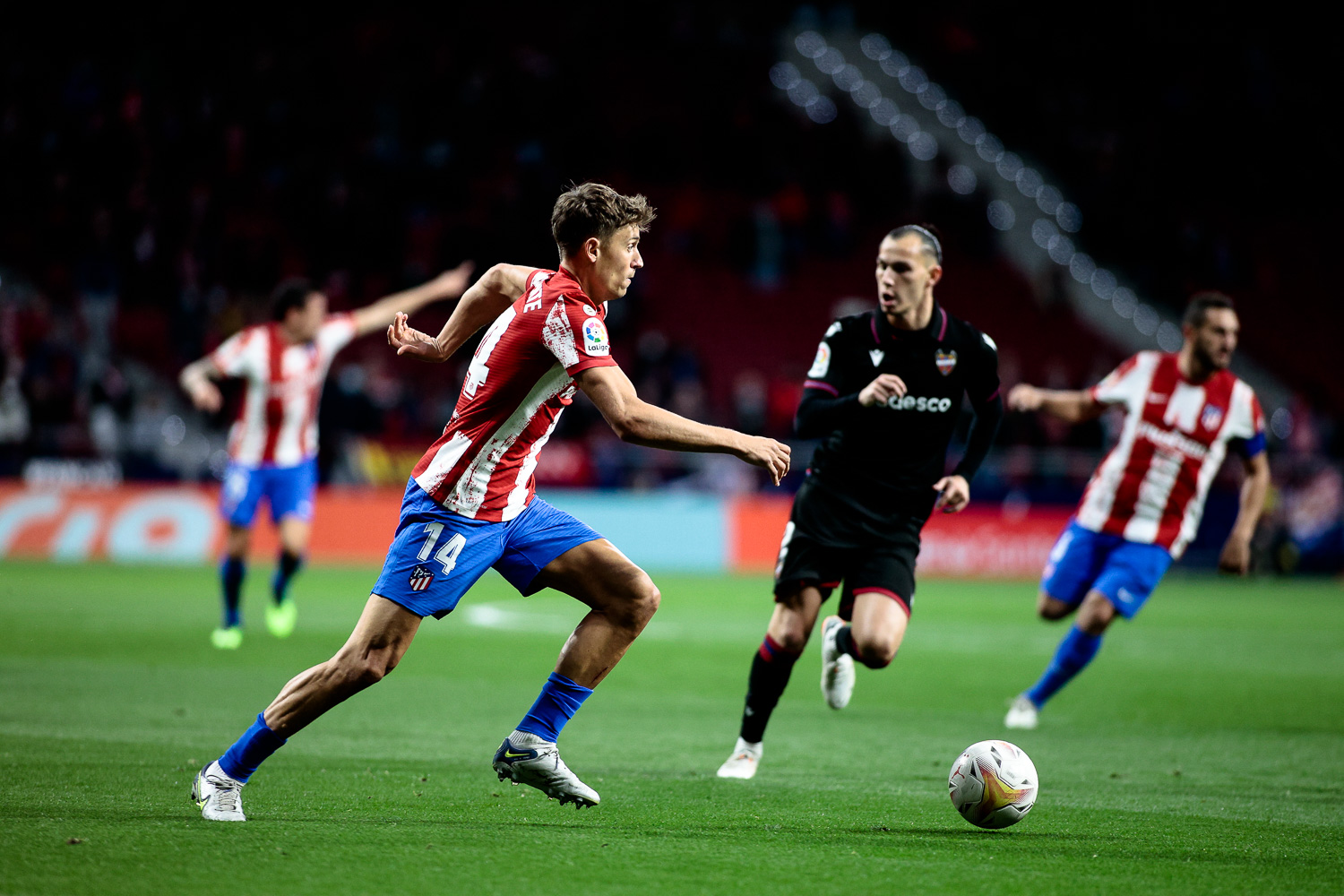 Atlético de Madrid sufrió una dura derrota con Levante y profundiza su crisis