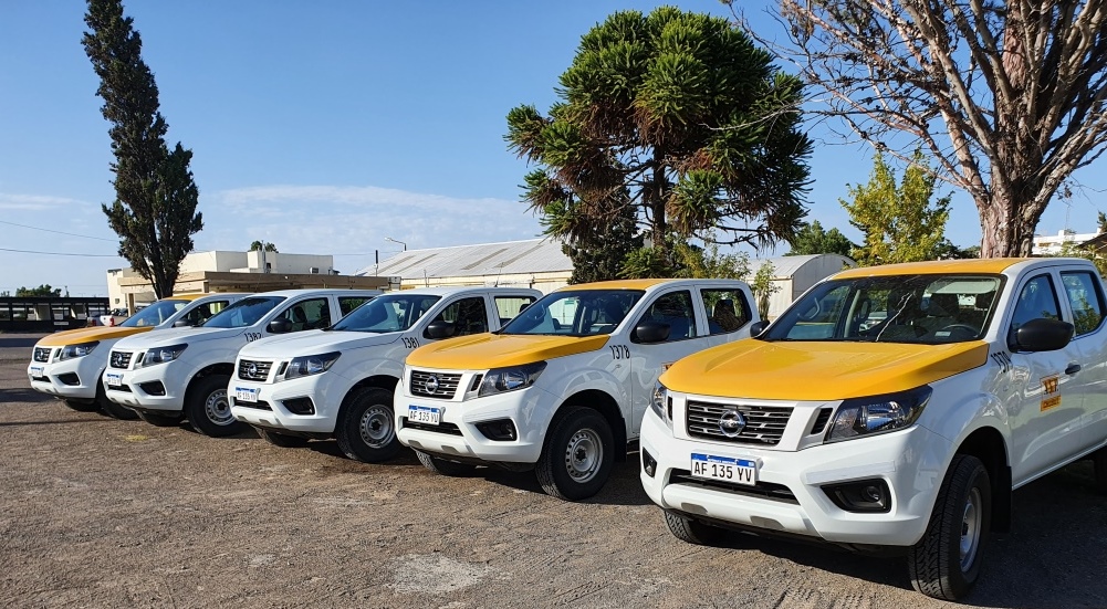 El Gobierno del Chubut incorporó 5 camionetas 0 KM al parque automotor de Vialidad Provincial