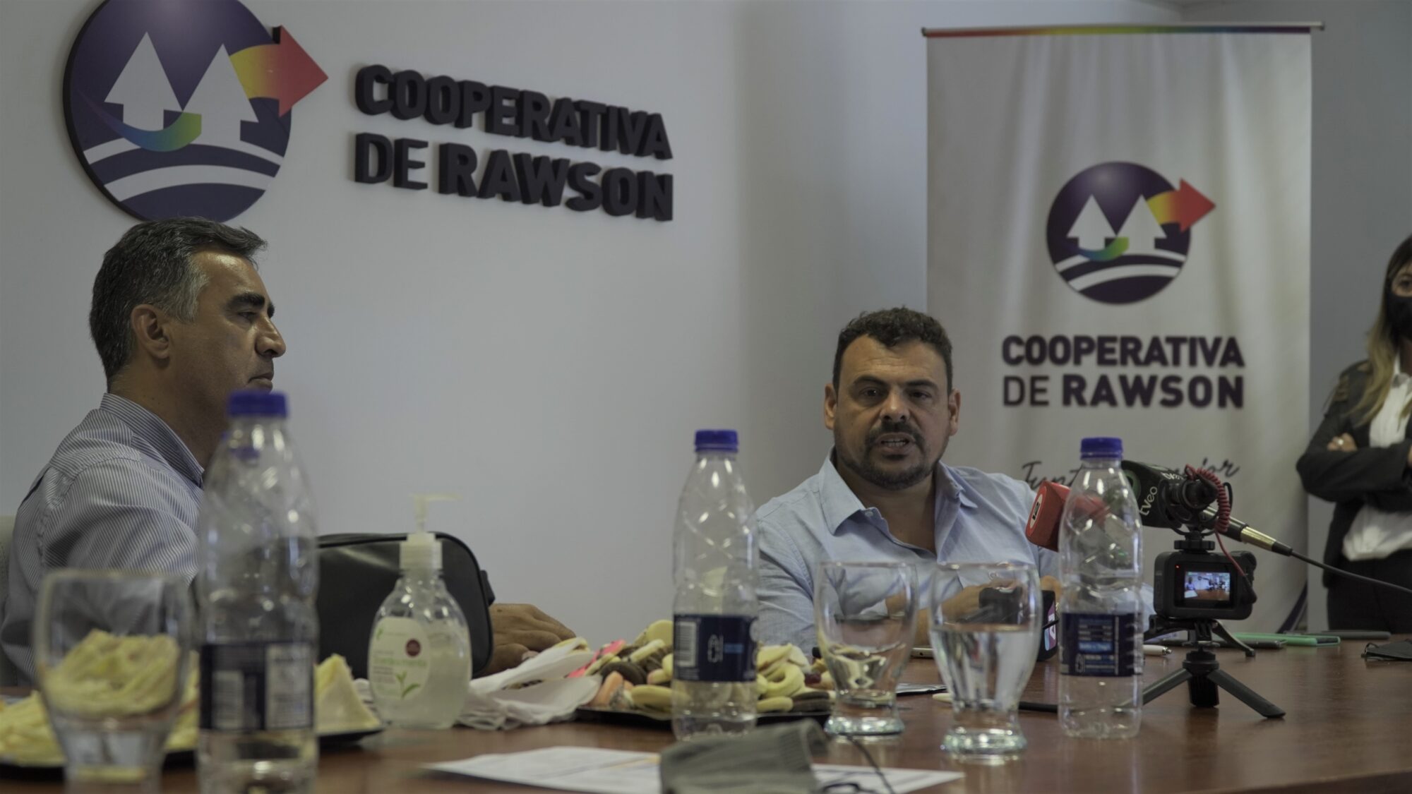 La Cooperativa de Rawson firmó convenio con los clubes para regularizar la deuda y bonificar la factura mensual