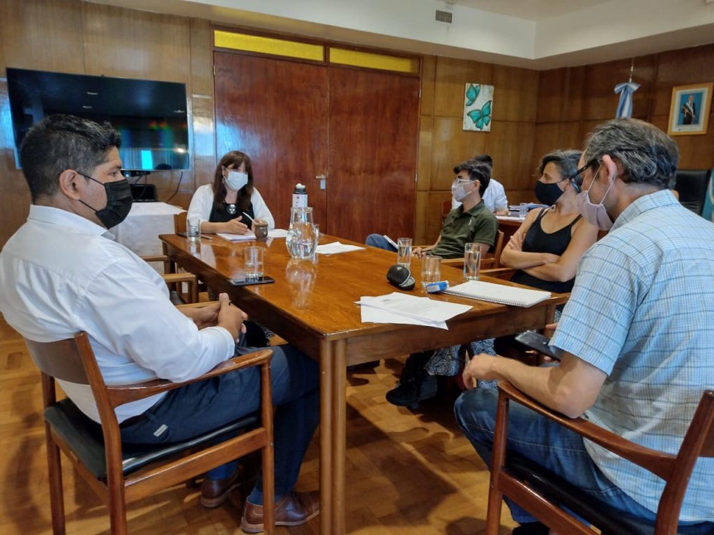 El Gobierno recibe a los gremios docentes para intentar acercar posiciones de cara al comienzo de clases