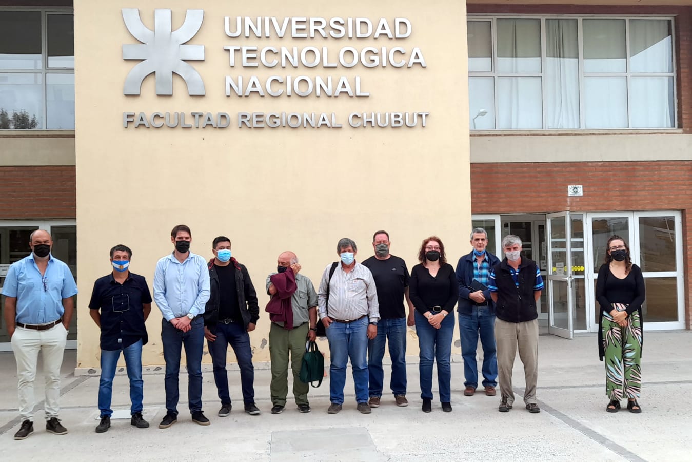 INVAP y la Subsecretaría de Pesca de Nación presentaron en UTN Chubut proyecto tecnológico de avanzada para monitoreo a bordo de buques pesqueros