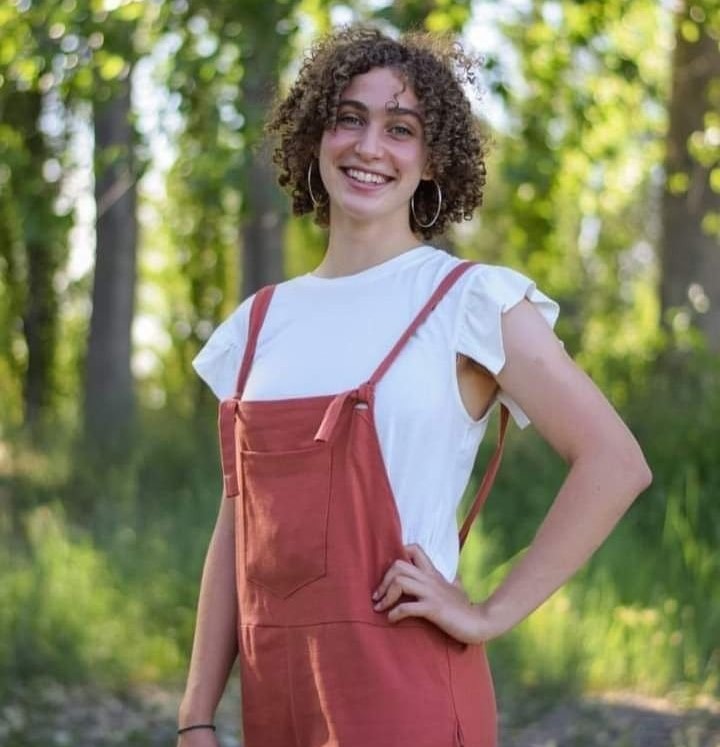 Hondo pesar en la zona del Valle por Isabella Marino, la estudiante de Gaiman que murió tras arrojarse de un micro en La Plata