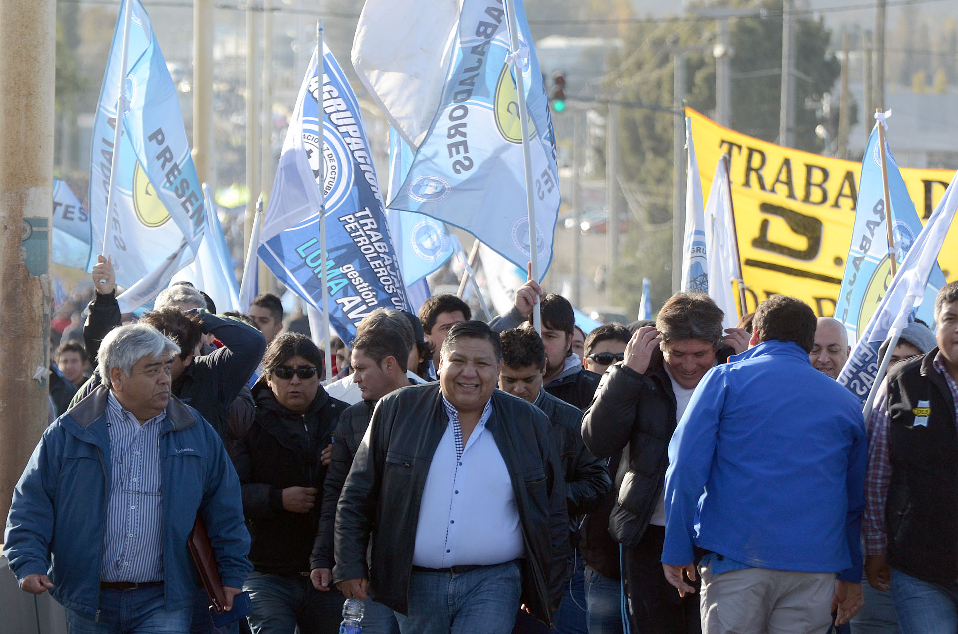 Chubut: Petroleros paralizan la actividad en todos los yacimientos a partir de esta noche y se movilizan a YPF por el fracaso de las negociaciones paritarias