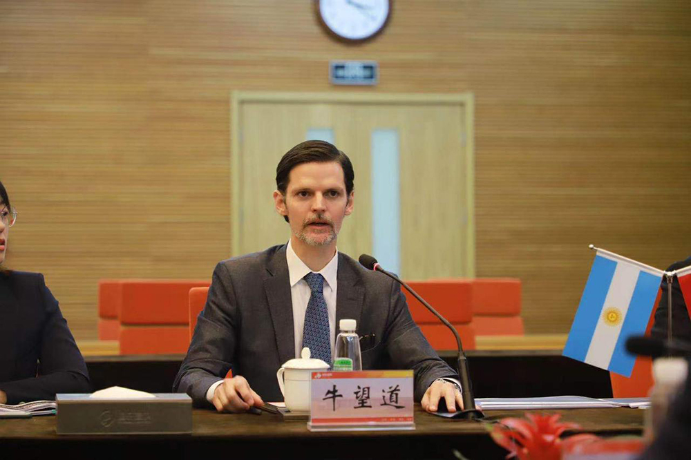 Vaca Narvaja pronosticó que China se convertirá en el “principal socio comercial de la Argentina”