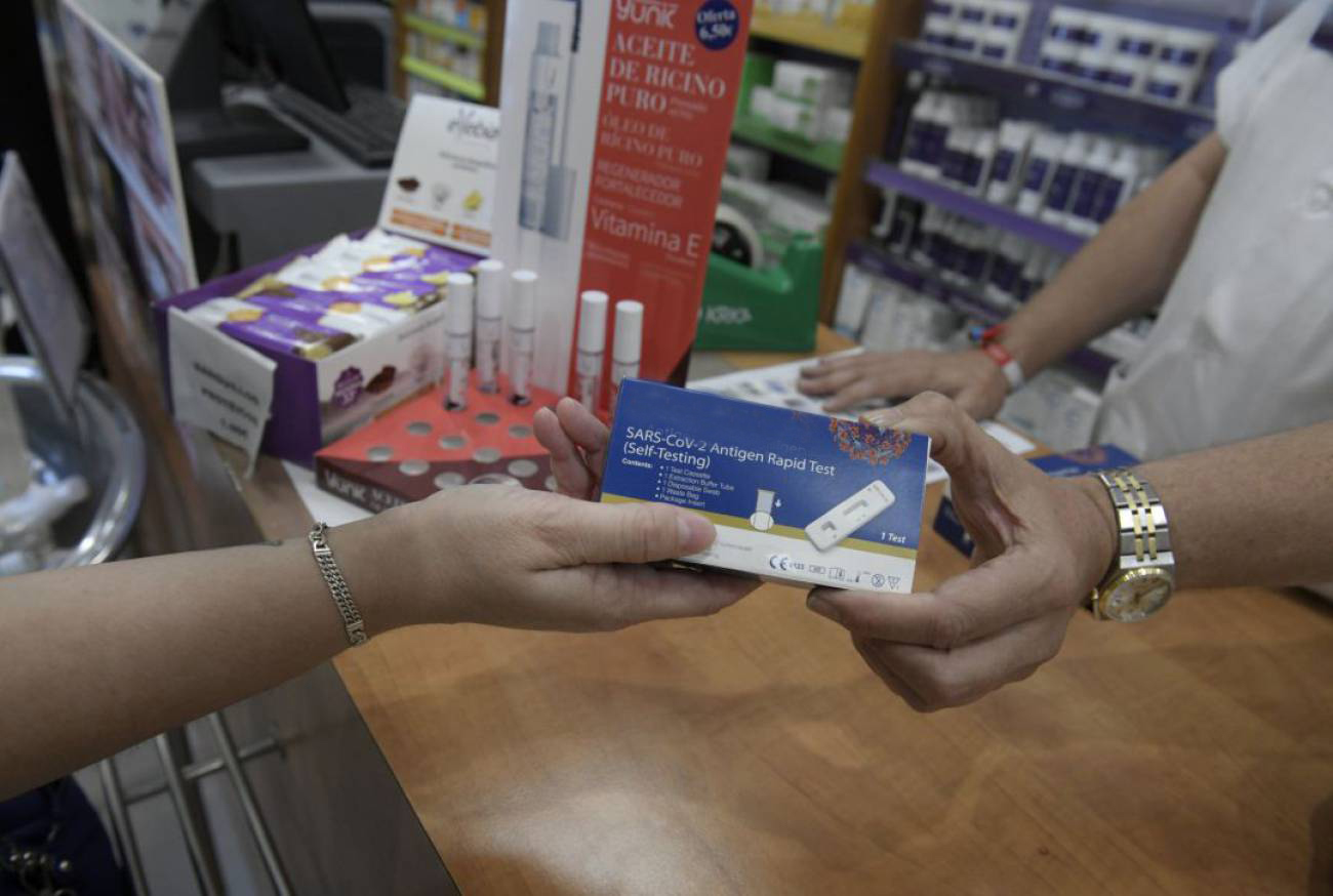 En casi un mes, ya se vendieron más de 19.000 autotest de coronavirus en farmacias