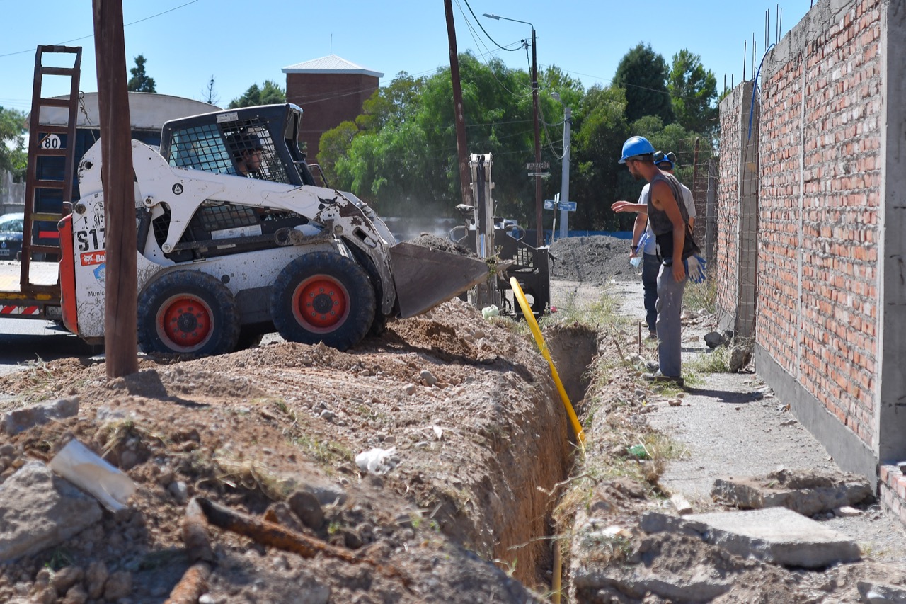 El programa municipal E.Co.Gas. ya benefició a 450 familias de Trelew con la instalación del servicio