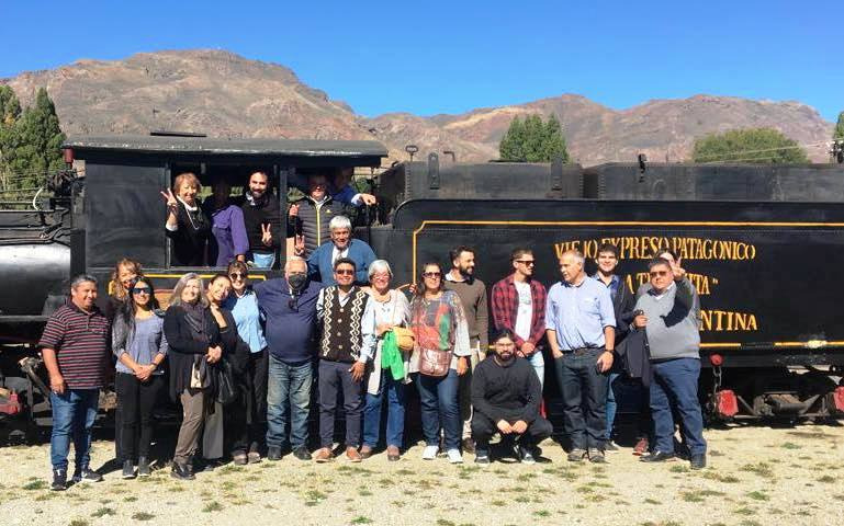 A través de “La Trochita”, la Universidad Nacional de la Patagonia San Juan Bosco llega a El Maitén