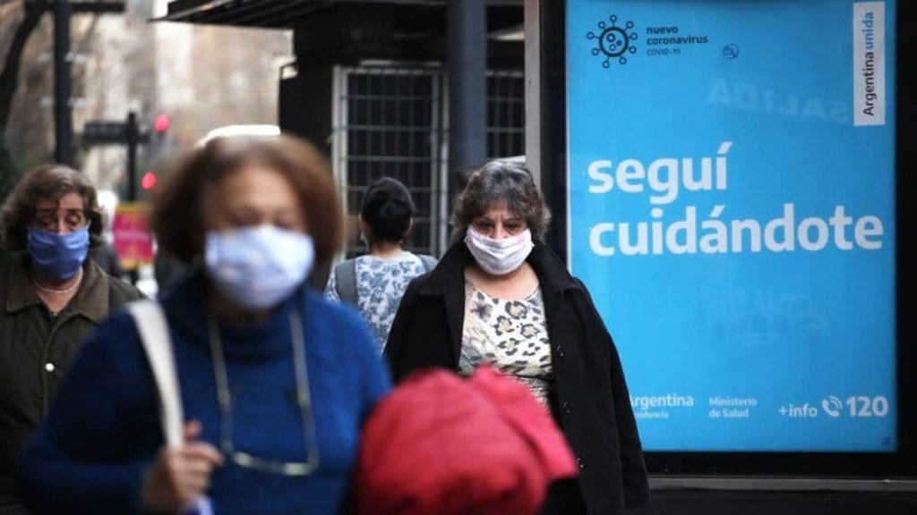 Argentina registra una baja del 97% en los casos de coronavirus desde el pico de la pandemia