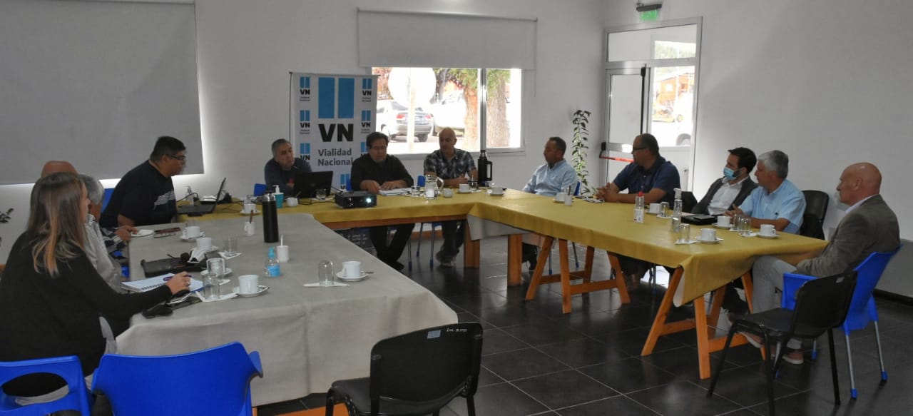 Vialidad Nacional convocó a intendentes de la Comarca Andina y prestadores turísticos para presentar el Plan de Mantenimiento Invernal Chubut 2022