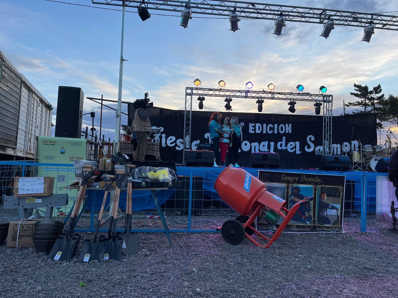 El Gobierno de la Provincia entregó maquinarias y herramientas a una Cooperativa de Construcción en Camarones