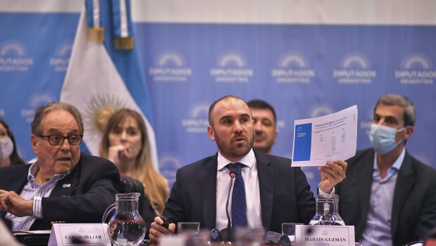 Guzmán afirmó que el acuerdo con el FMI permitirá “construir certezas en un contexto de incertezas”