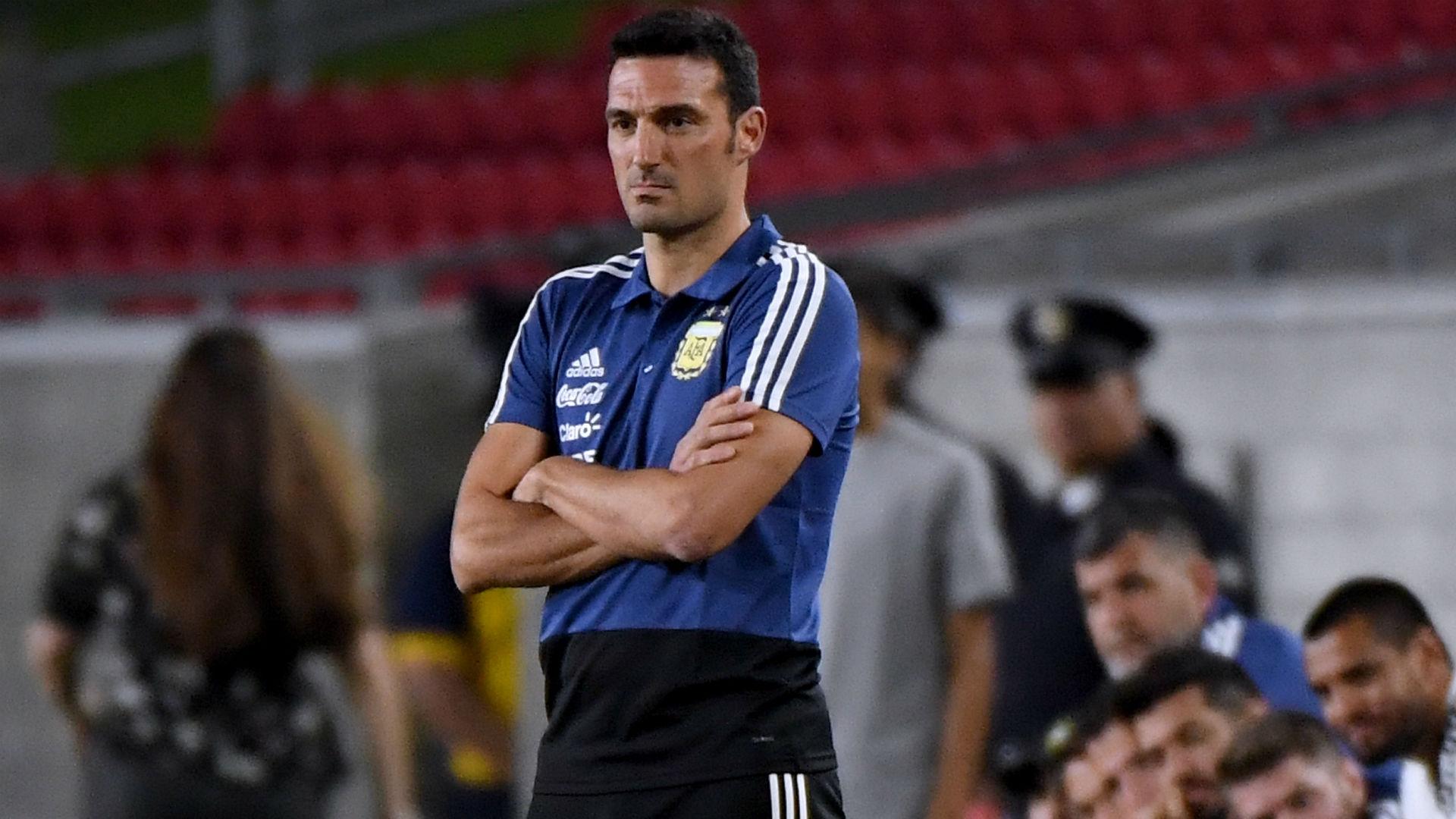 Scaloni se refirió a las frases de Messi y Di María luego del partido contra Venezuela y aseguró que “hay que disfrutarlos ahora”