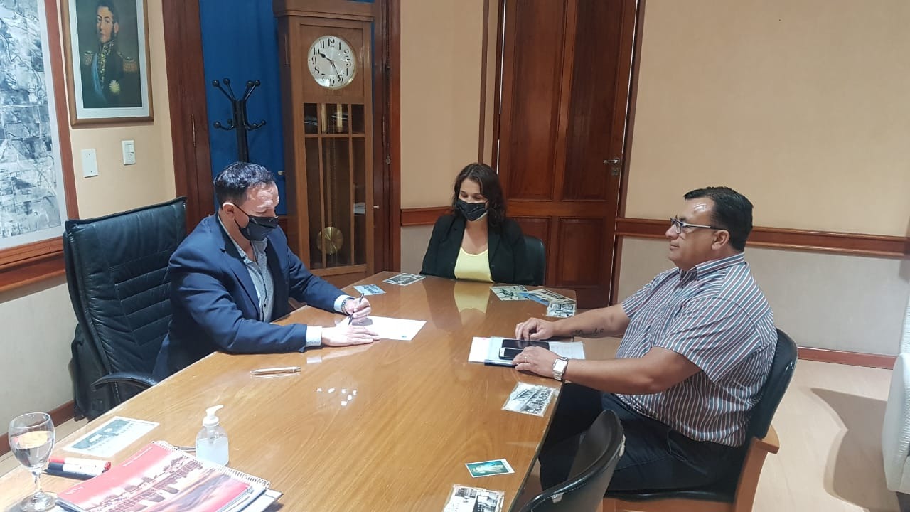 Maderna firmó la resolución para la convocatoria a elecciones en las Juntas Vecinales