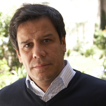 Manes desembarca en Río Gallegos para presentar su libro y mantener reuniones con los principales dirigentes radicales de Santa Cruz