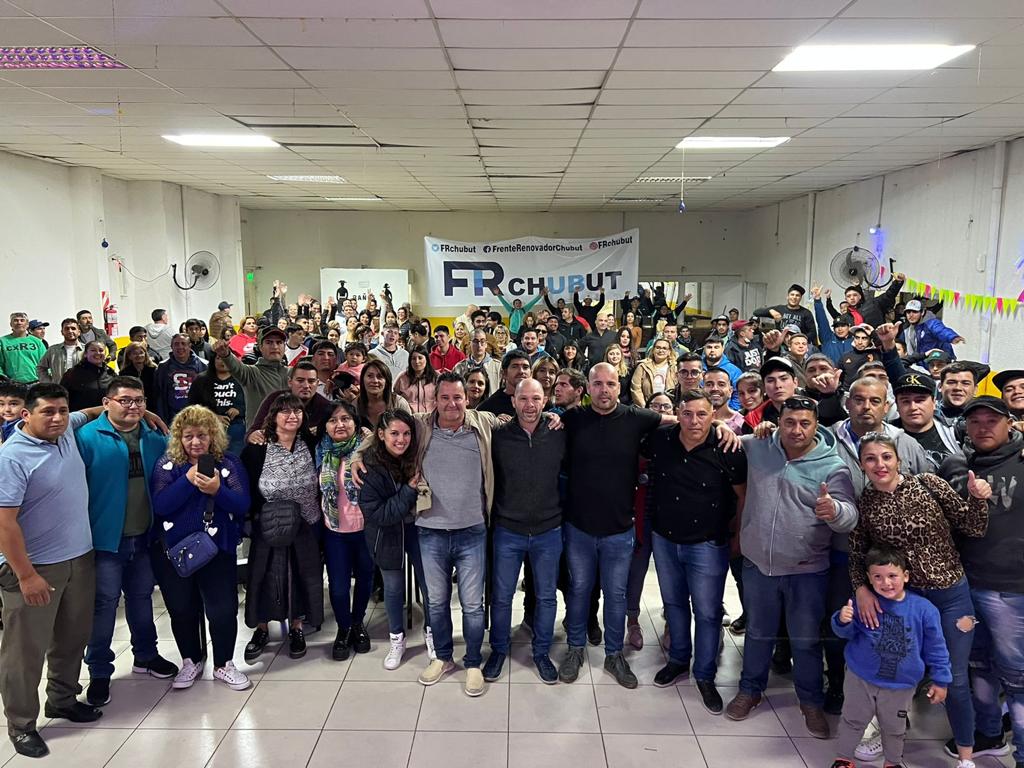 El Frente Renovador de Chubut realizó su primera cena con militantes y afiliados para fortalecer el armado en la Provincia