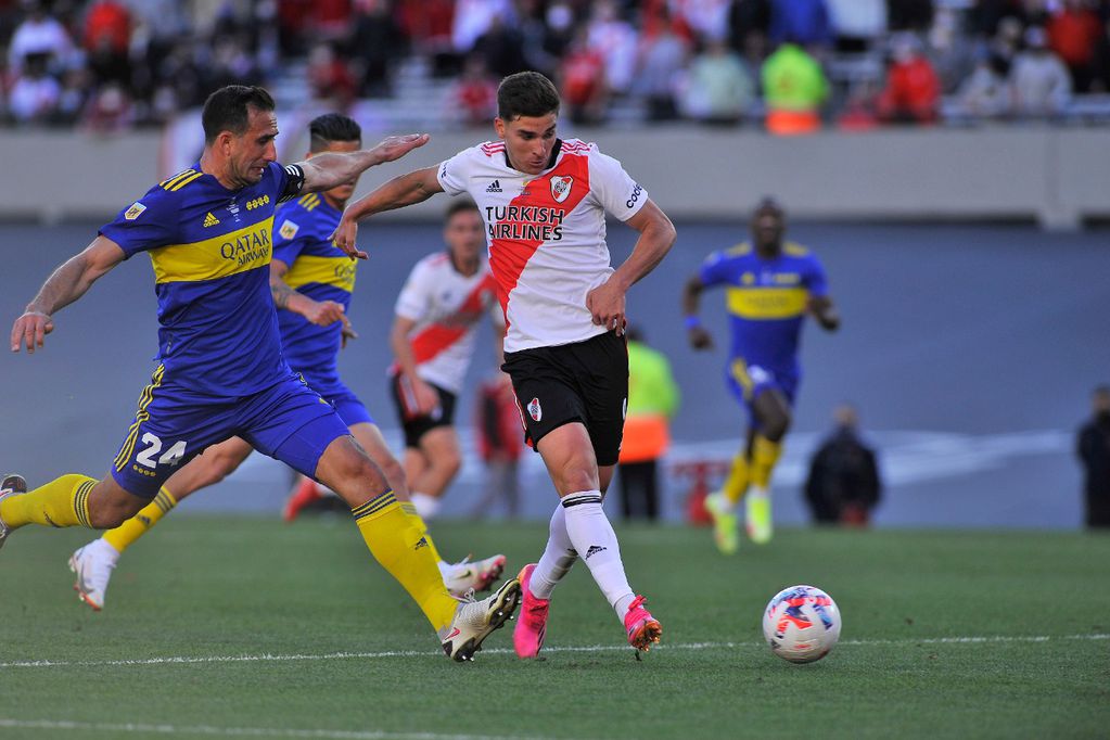 River y Boca juegan hoy el superclásico con la presencia de 70.000 hinchas en el Monumental
