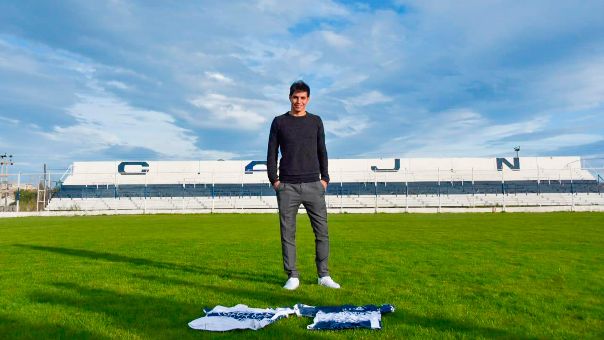 La novela del comodorense al que San Lorenzo le ofreció ser manager del Club