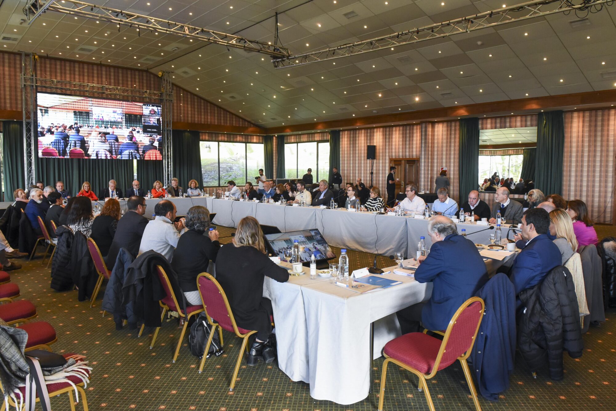 Perata confirmó la apertura de ocho nuevas sedes de Educación Profesional Secundaria en distintos puntos de la provincia