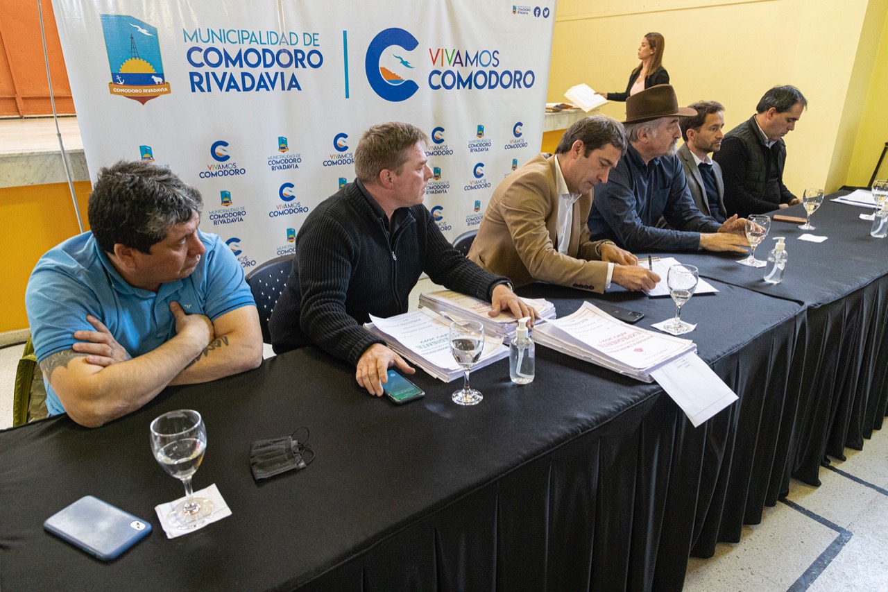 Luque: “Estamos avanzando con un plan de obra pública único en Argentina”