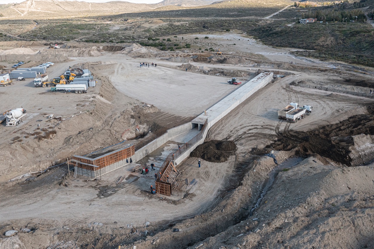 Comodoro: Funcionarios municipales y nacionales supervisaron obras hídricas en zona sur