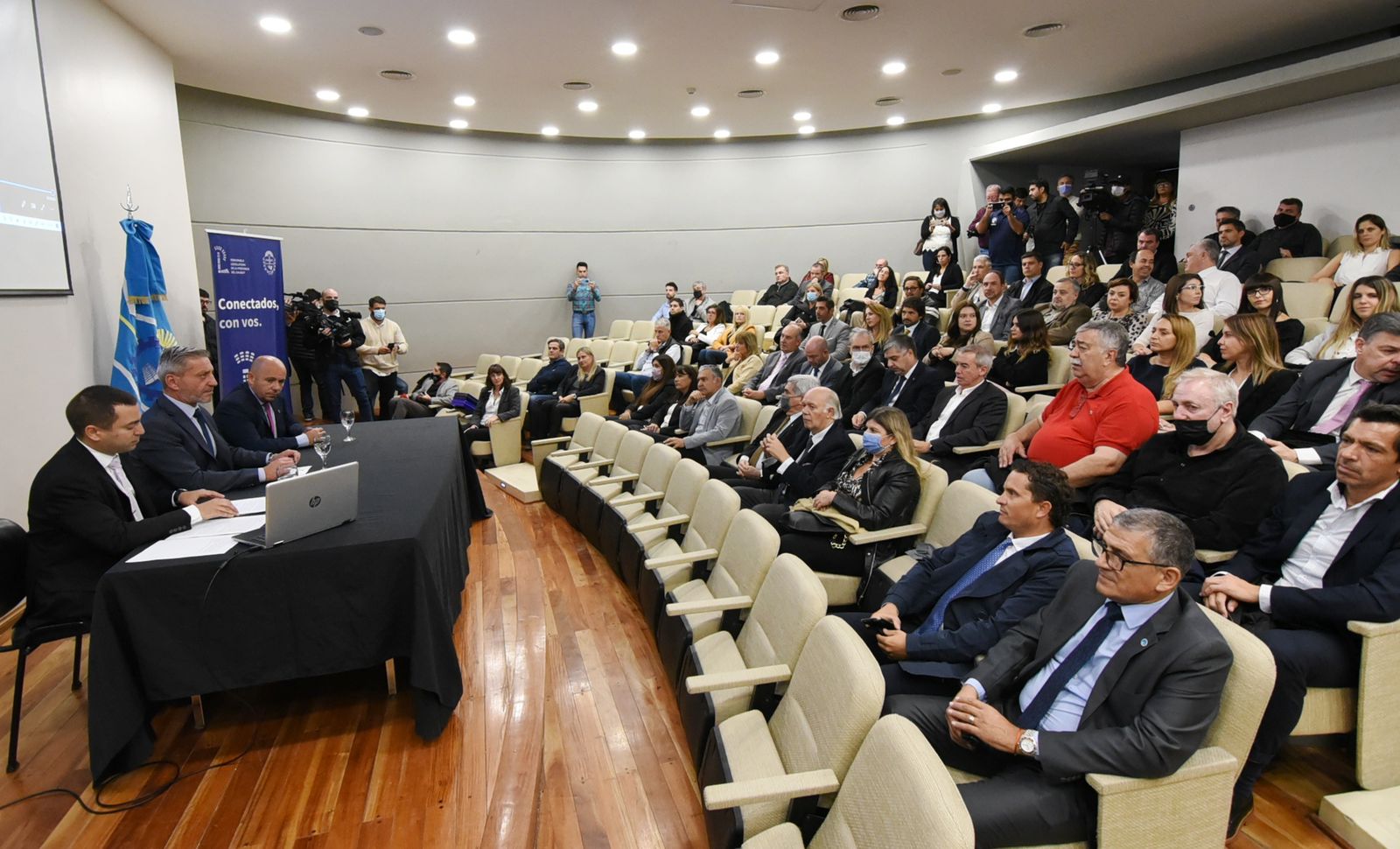 Arcioni y Sastre presentaron en Legislatura la Escuela de Abogados y Abogadas del Estado del Chubut