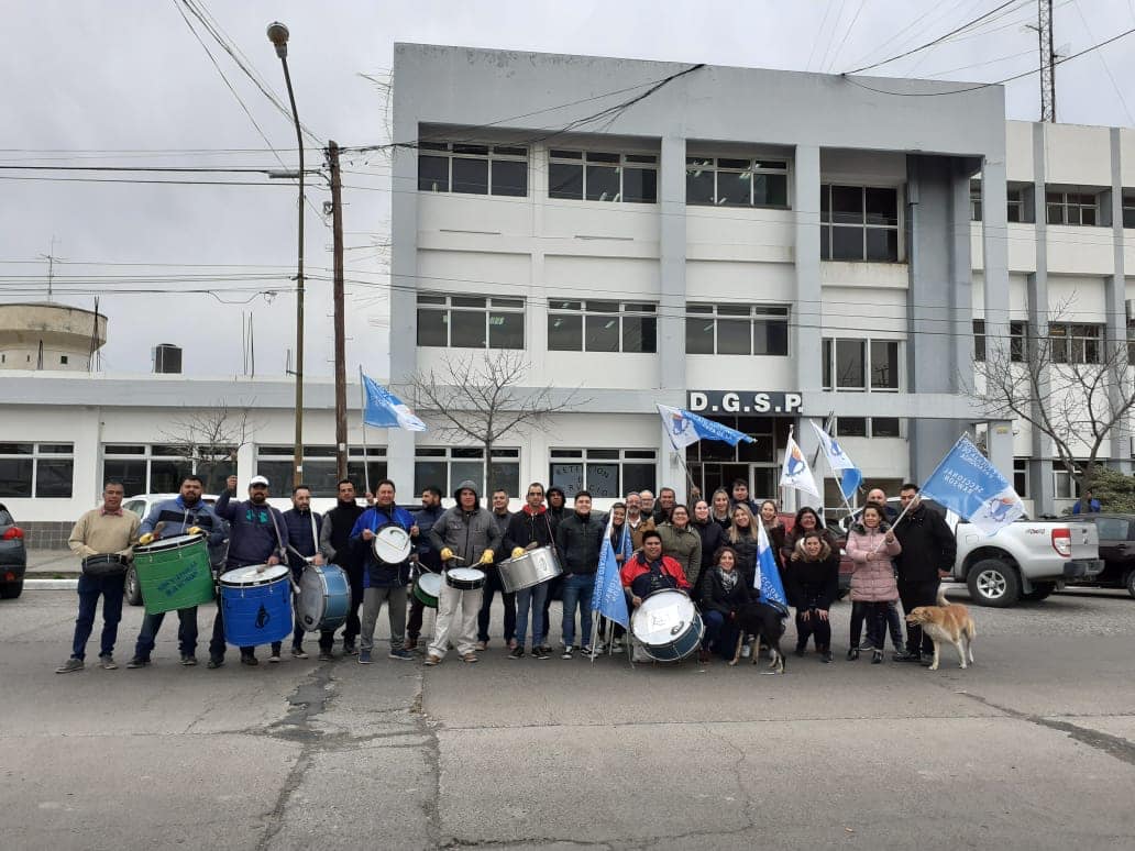 Luz y Fuerza reclama la incorporación de 15 trabajadores a  Servicios Públicos de Chubut