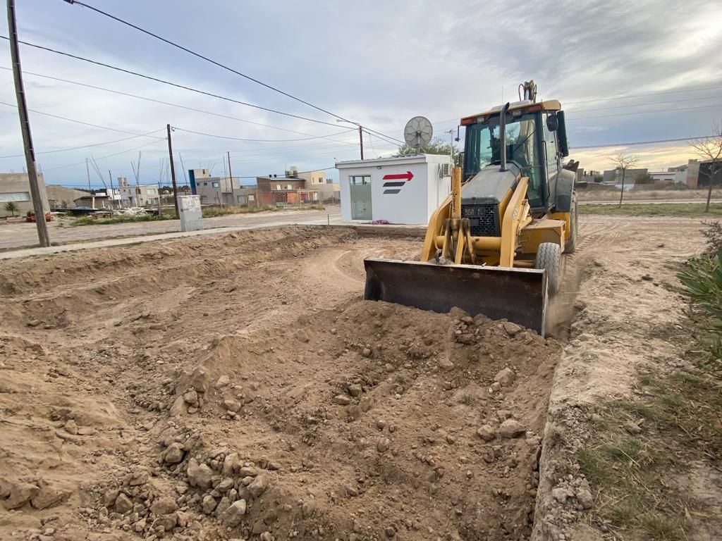 Comenzaron los trabajos para instalar un ‘Municerca’ en Solana y Sastre dijo que “el nivel de obra pública que estamos teniendo en Madryn es muy alto”