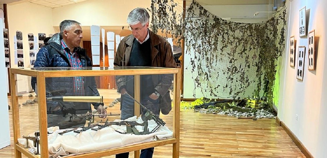 Ya se puede visitar la muestra de Malvinas en el Centro Melipal en Esquel: Colecciones privadas de excombatientes y réplicas de submarinos