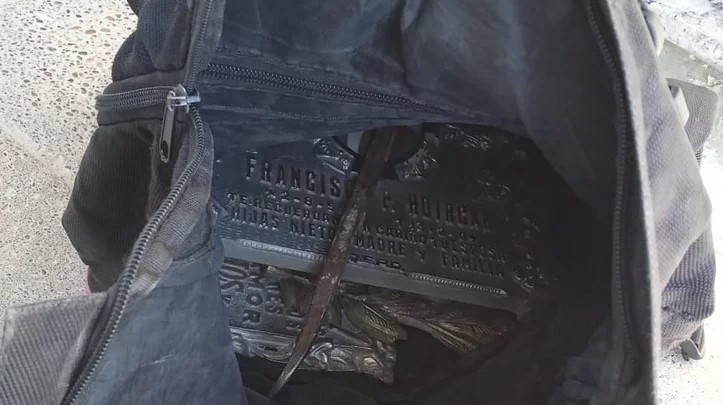 Abrieron una investigación por el robo de placas en cementerio de Trelew