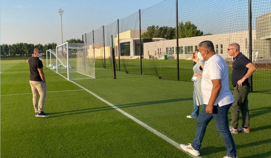 Samuel y “Chiqui” Tapia recorrieron el “bunker” que la selección Argentina tendrá en Qatar