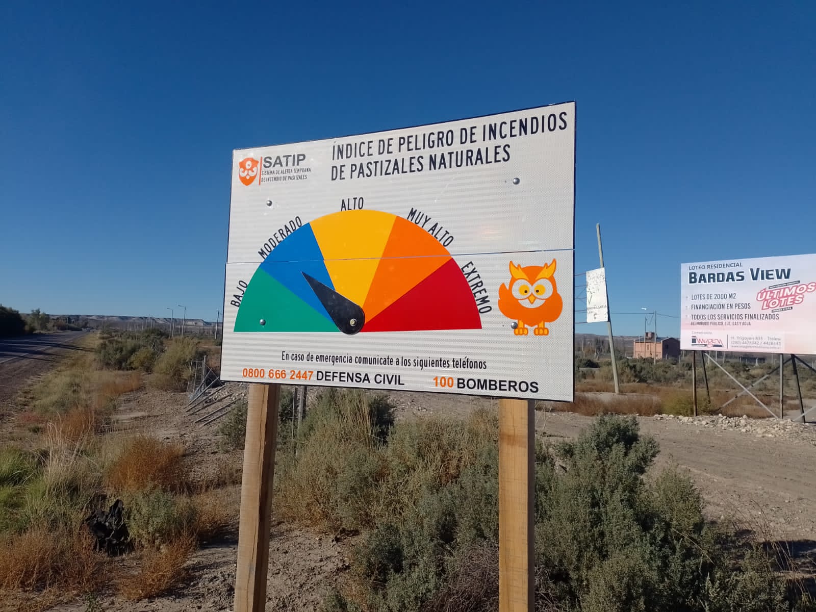 Trelew instaló cartelería sobre el índice de peligro de incendios de pastizales naturales