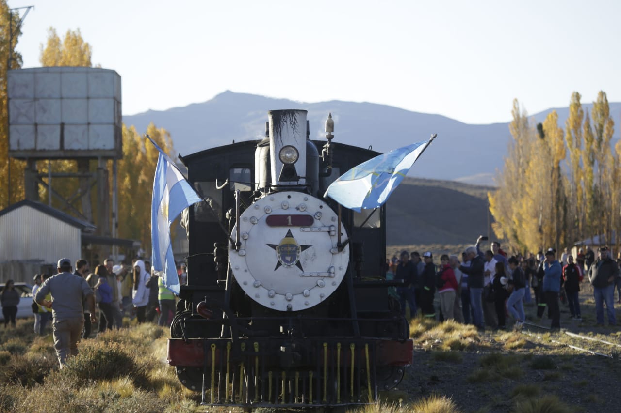 Después de 15 años, “La Trochita” volvió a conectar a Chubut con Río Negro