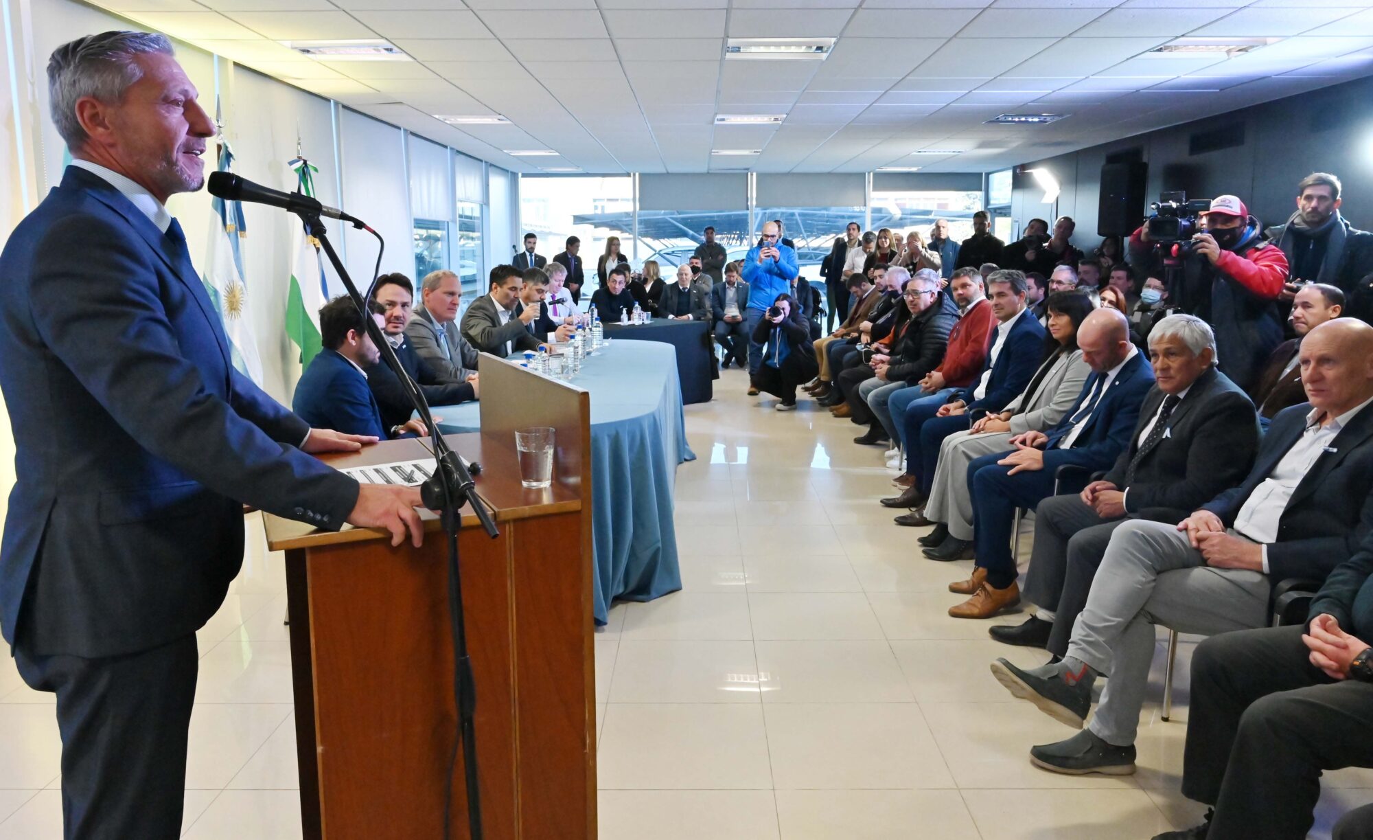 Arcioni: “No es momento para profundizar la grieta, sino que Chubut y la Argentina nos necesitan unidos y juntos”