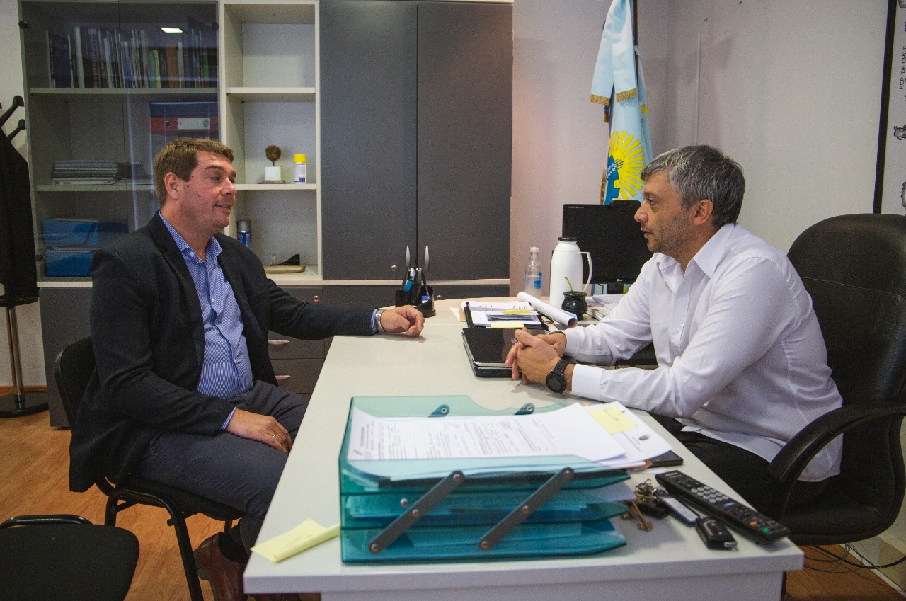 Biss avanzó con el ministro Jure en gestiones por la planta de separación de residuos de Rawson y el cierre perimetral de los piletones de Playa Unión