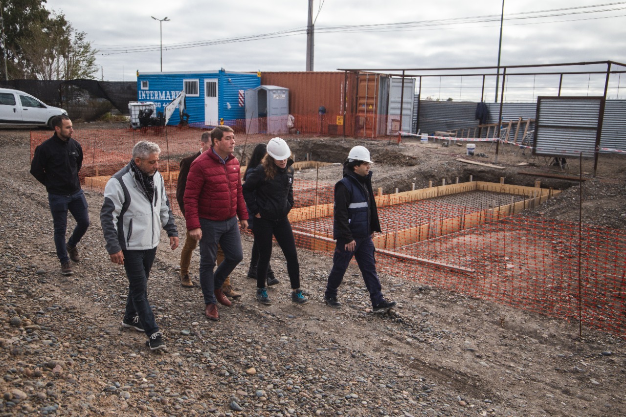Biss recorrió la obra de la primera Estación de Servicios de la región que ofrecerá carga para autos eléctricos