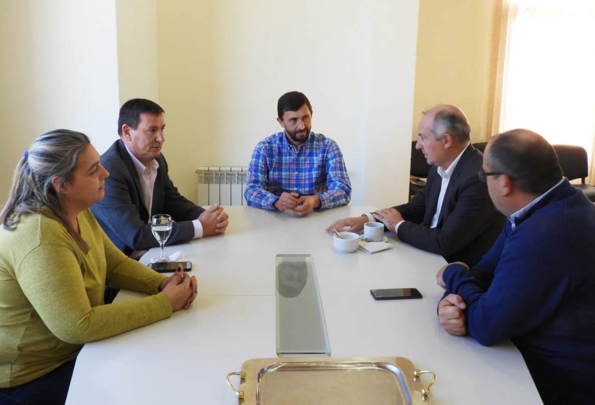 Castro se reunió con el Intendente de Trevelin con el objetivo de fortalecer la prevención y atención primaria de la seguridad ￼