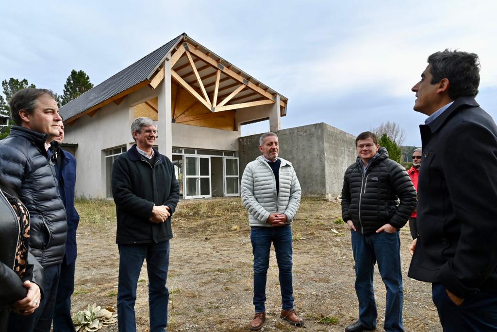 Arcioni recorrió la obra del primer Parque Científico Tecnológico Agroforestal del CIEFAP en la Patagonia