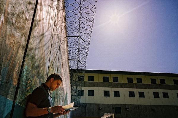 Programa “Libros tras las rejas”: Los presos podrán reducir sus condenas con cada libro leído