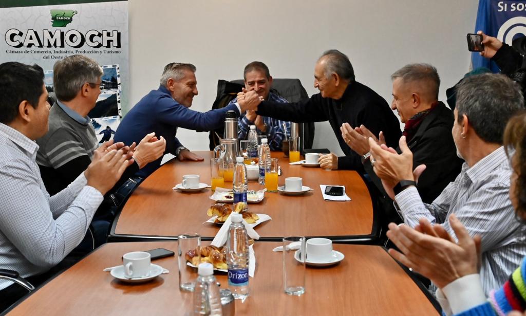 Arcioni firmó un convenio por $ 20 millones para ampliar el edificio de la Cámara de Comercio de Esquel