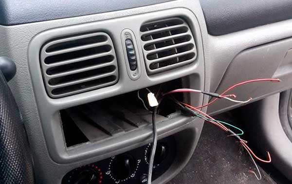 Robaron herramientas y un estéreo de un auto en un barrio de Rawson, los encontró la Policía y ahora serán investigados