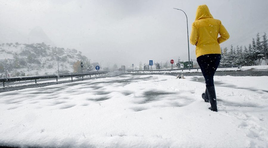 Anuncian frente frío con lluvias y nevadas en la cordillera de Chubut, Neuquén, Río Negro y Mendoza