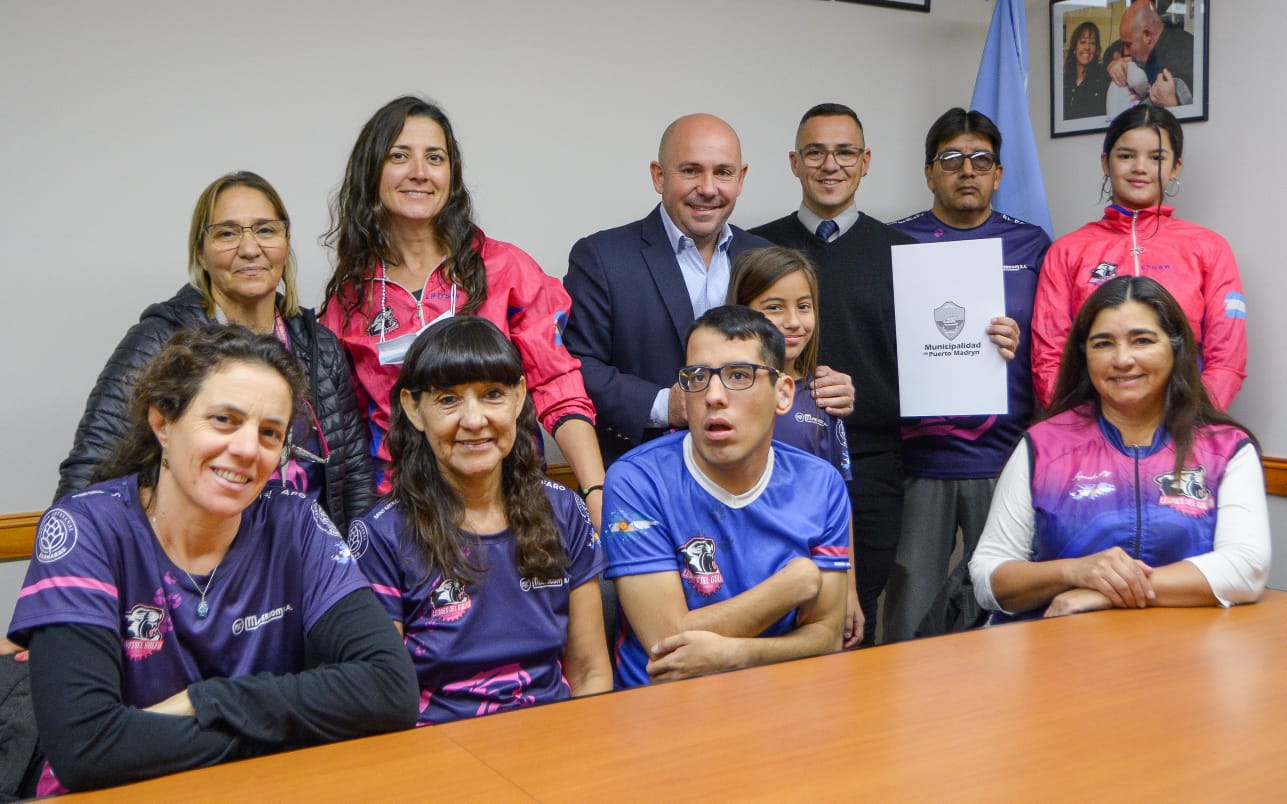 Sastre entregó la preadjudicación de tierras para el Club Ciclista del Golfo