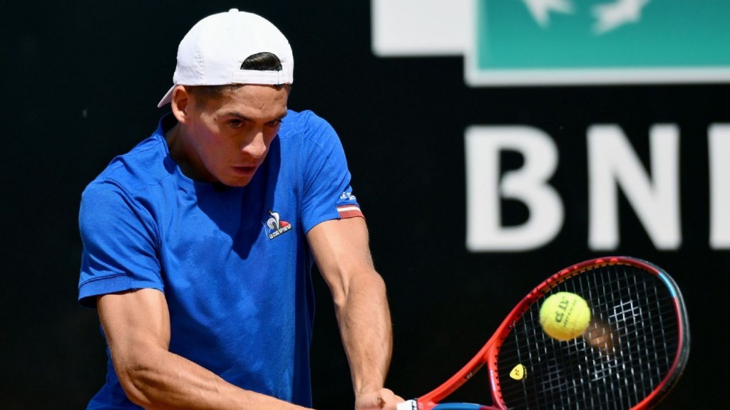 Báez tuvo match point pero no pudo dar el golpe ante Zverev en Roland Garros