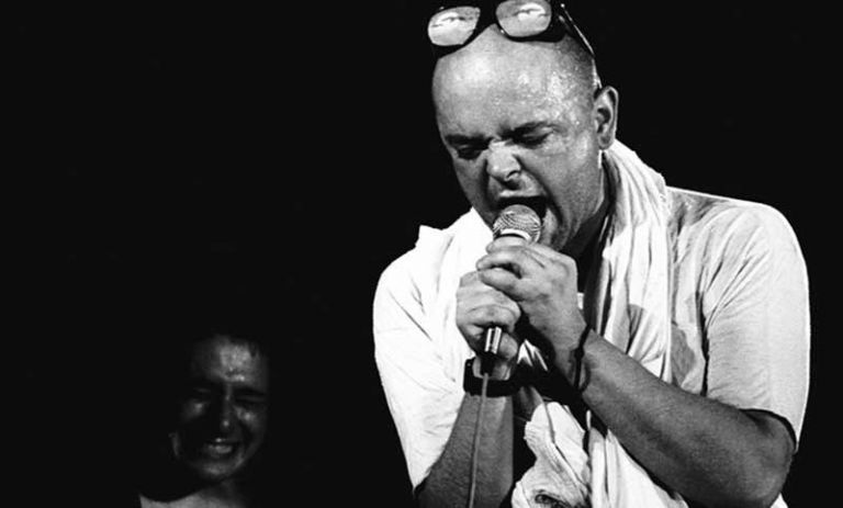 Vida, obra y muerte de Luca Prodan en el día que cumpliría 69 años