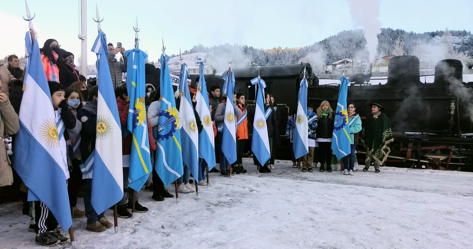 “La Trochita” celebró los 77 años de su llegada a Esquel con un colorido acto