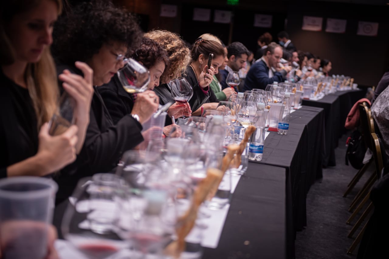 La Expo Vinos y Negocios contó con 8 bodegas de Chubut y más de 2.000 acreditados que se acercaron al stand de la Provincia