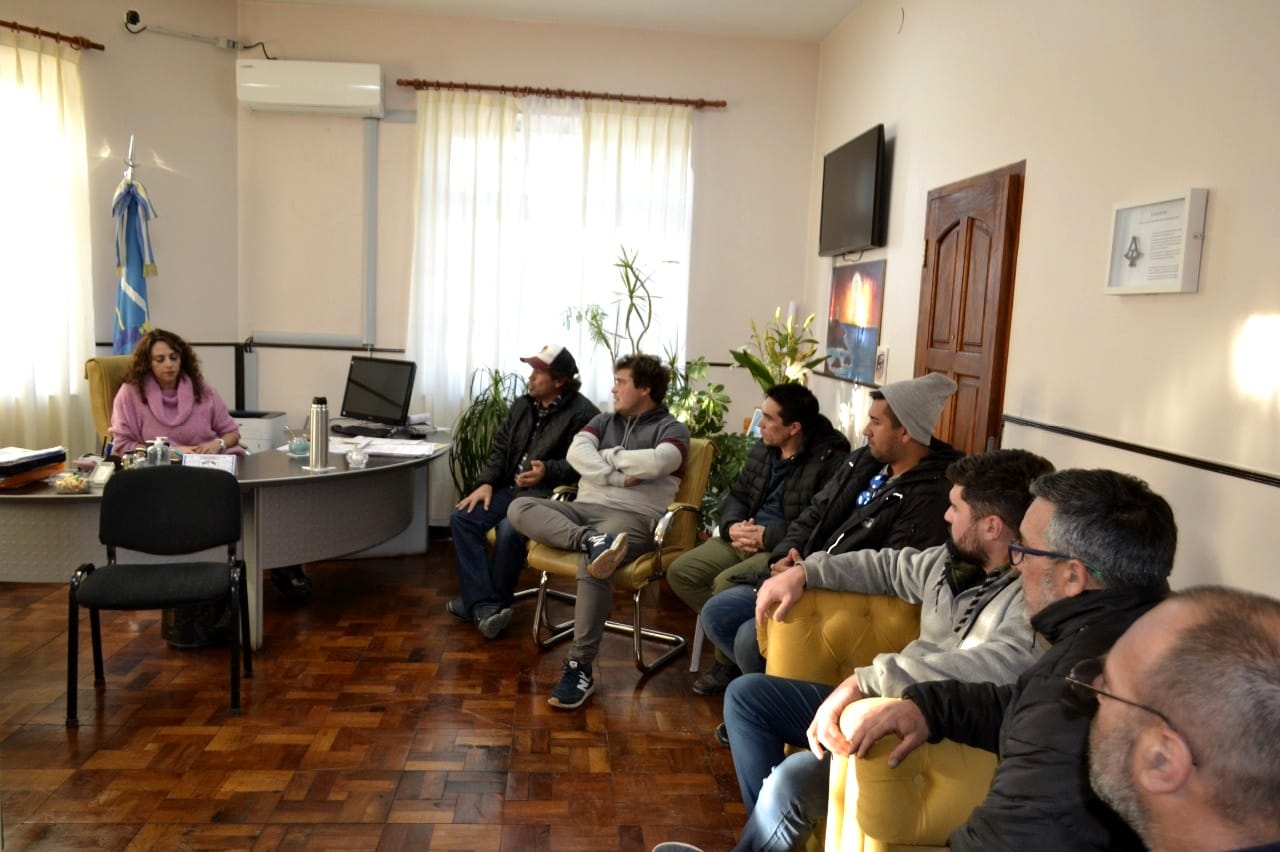 Loyola solicitó una reunión urgente con Arcioni para exigir la derogación del aumento de tarifas de amarre en el Puerto de Camarones