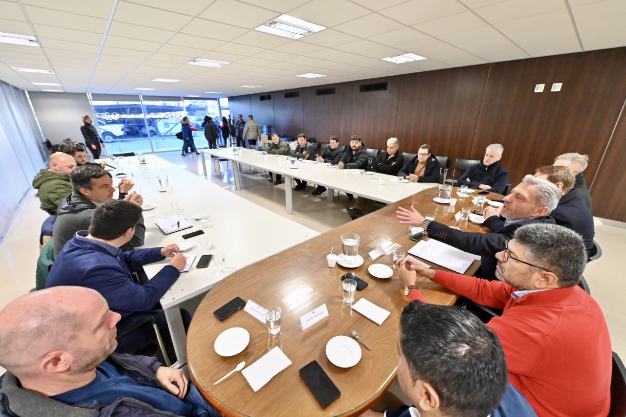 Arcioni en la cumbre pesquera: “Debemos transmitir tranquilidad de que vamos a defender los puestos de trabajo de nuestra provincia”