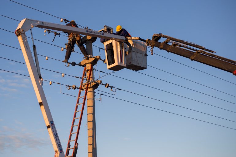 Este domingo habrá un corte de luz en Trelew por la salida de servicio de dos distribuidores de media tensión
