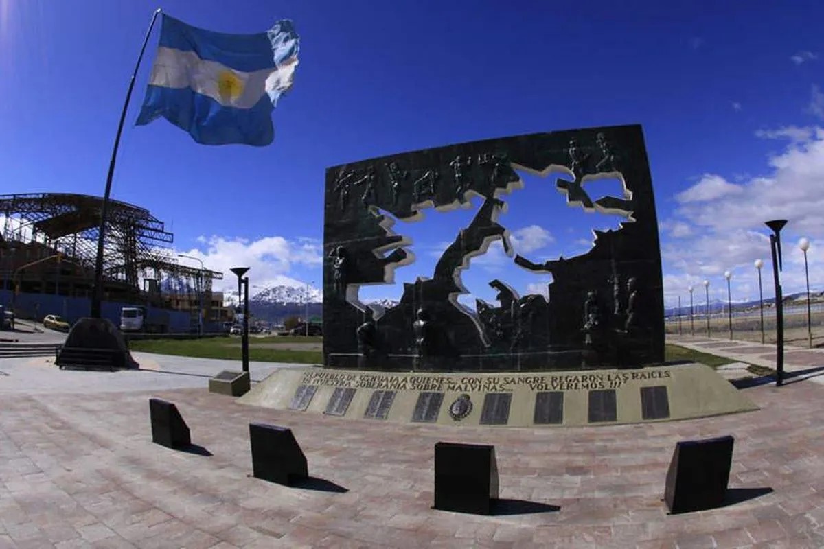 Los funcionarios públicos deberán capacitarse obligatoriamente sobre las Islas Malvinas